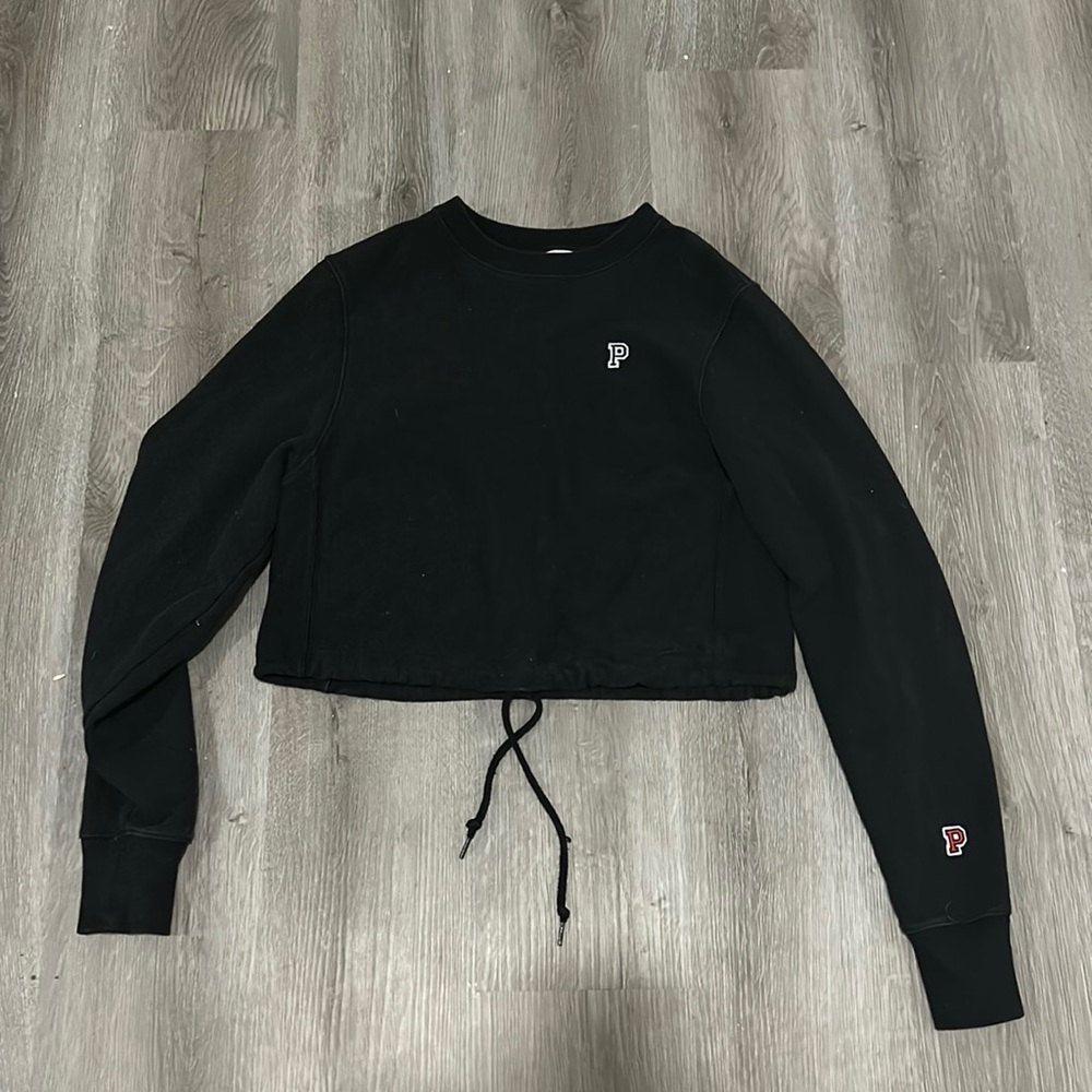 Cute plain black cropped sweater